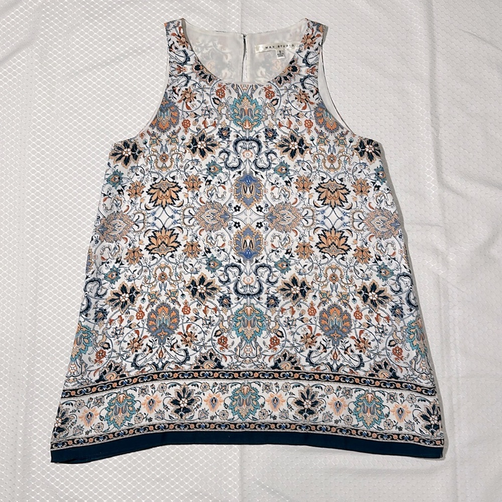 Max Studio flowy sleeveless shirt with back button closure